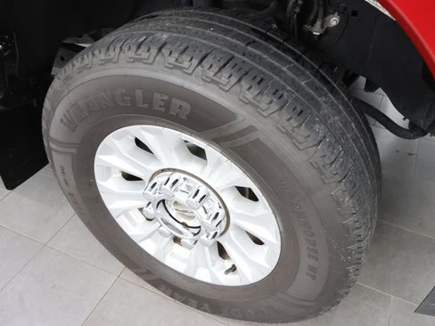 Used 2020 Ford F250 XLT w/ XLT Value Package AWD/4WD image 3