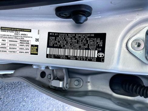 Used 2023 Toyota Corolla LE image 31