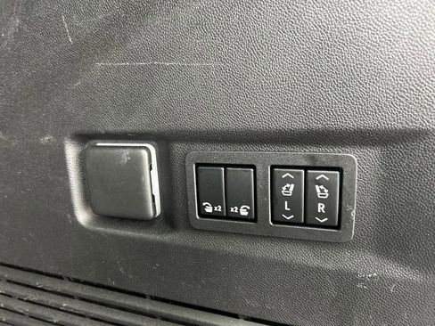 Used 2022 Chevrolet Tahoe RST w/ Luxury Package image 31