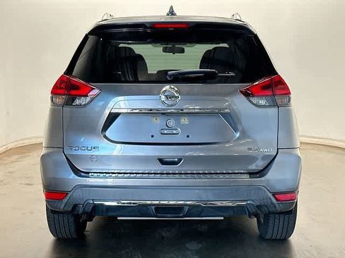 Used 2018 Nissan Rogue SV AWD/4WD image 4