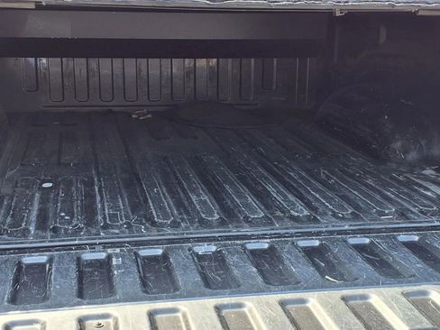 Used 2019 RAM 1500 Laramie AWD/4WD image 7