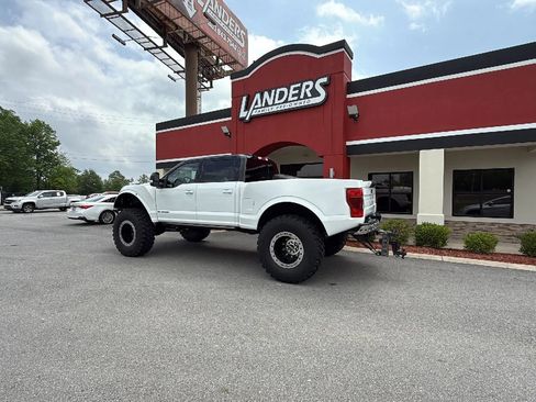 Used 2022 Ford F250 Lariat w/ Lariat Ultimate Package AWD/4WD image 56