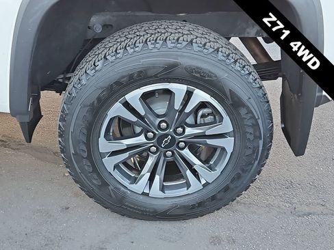 Used 2022 Chevrolet Colorado Z71 AWD/4WD image 12