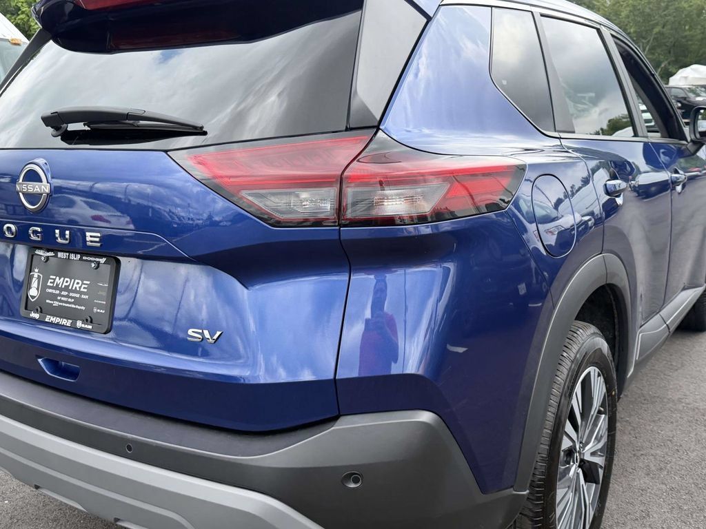 Used 2023 Nissan Rogue SV FWD image 13