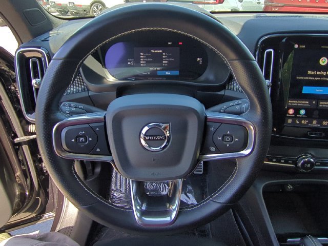 Used 2021 Volvo XC40 P8 Recharge w/ Advanced Package AWD/4WD image 17