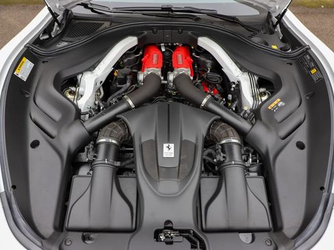 Certified 2023 Ferrari Roma image 8