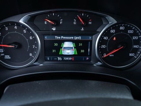 Used 2023 GMC Terrain AT4 image 30