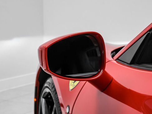 Used 2020 Ferrari F8 Tributo RWD image 35