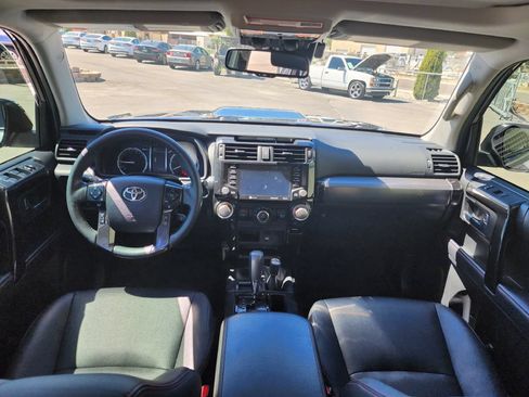 Used 2020 Toyota 4Runner Venture w/ Moonroof Package AWD/4WD image 12