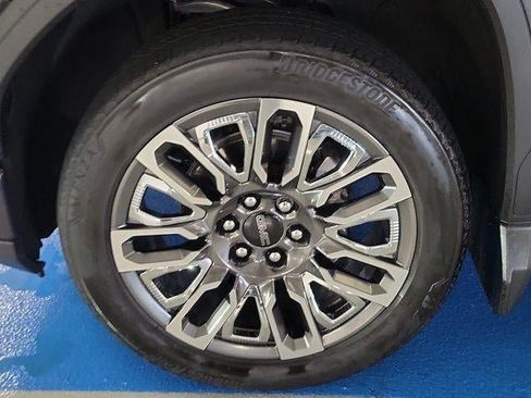 Used 2024 GMC Sierra 1500 Denali Ultimate AWD/4WD image 15