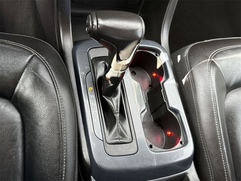 Used 2018 Chevrolet Colorado Z71 w/ LPO, Premium Interior Package image 21