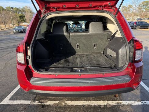 Used 2017 Jeep Compass Latitude image 9