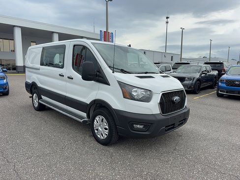 Certified 2025 Ford Transit 250 Low Roof w/ Exterior Upgrade Package RWD image 4