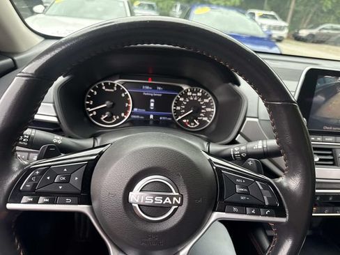 Used 2024 Nissan Altima 2.5 SR FWD image 30
