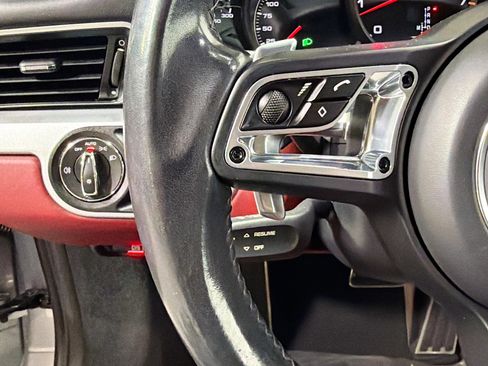 Used 2018 Porsche 911 Turbo S image 34