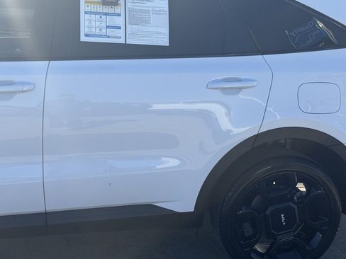 Used 2024 Kia Sorento SX image 17