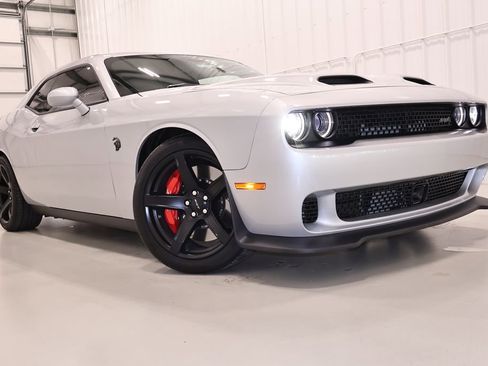 Used 2022 Dodge Challenger SRT Hellcat w/ Plus Package RWD image 34