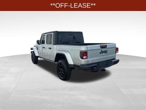 Used 2022 Jeep Gladiator Sport AWD/4WD image 5