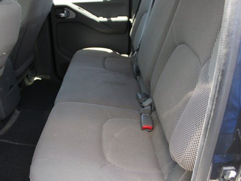 Used 2015 Nissan Frontier SV w/ SV Value Truck Package RWD image 14