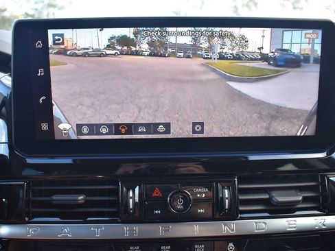 New 2026 Nissan Pathfinder Platinum FWD image 42
