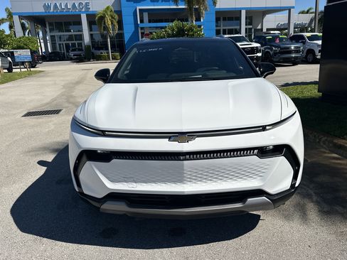 New 2026 Chevrolet Equinox EV LT image 3