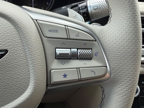 Used 2026 Genesis G70 2.5T Prestige RWD image 32
