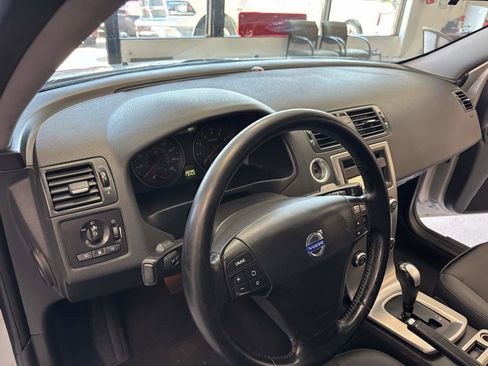 Used 2010 Volvo S40 2.4i FWD image 13