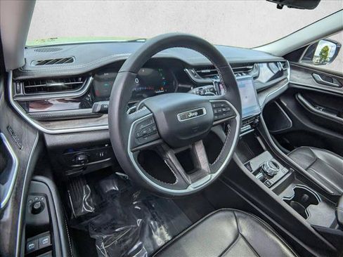 Used 2023 Jeep Grand Cherokee 30th Anniversary AWD/4WD image 10