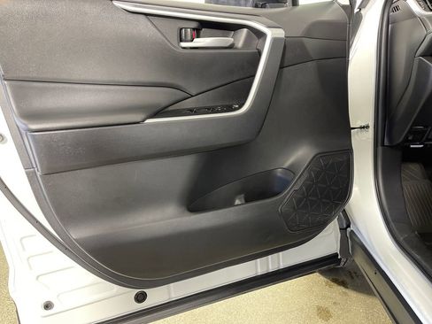 Certified 2025 Toyota RAV4 XLE AWD/4WD image 17