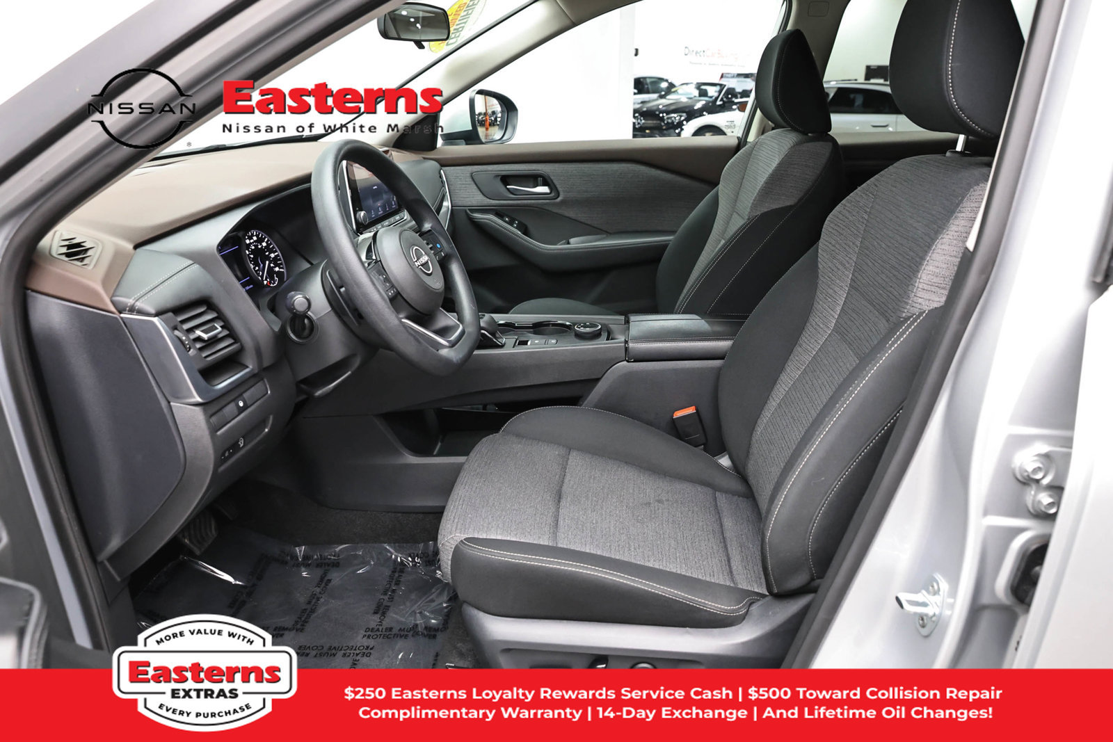 Used 2023 Toyota Corolla LE w/ Carpet Mat Package (TMS) FWD image 38
