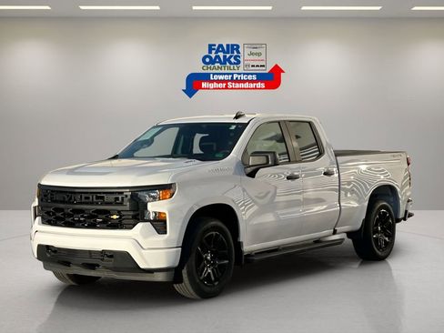 Used 2025 Chevrolet Silverado 1500 Custom image 4