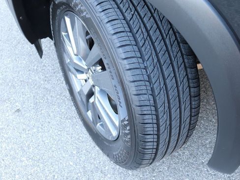 Used 2022 Nissan Pathfinder S image 40