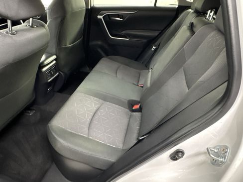 Used 2025 Toyota RAV4 XLE AWD/4WD image 36