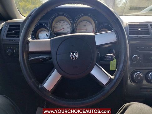 Used 2010 Dodge Challenger SE image 18