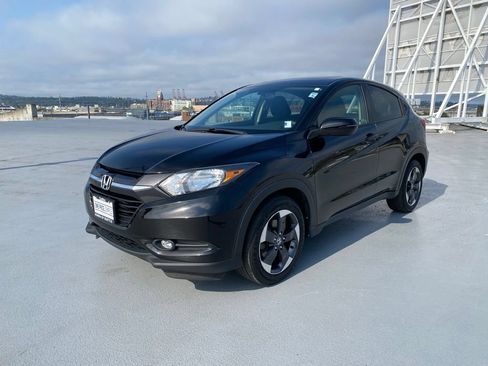 Used 2018 Honda HR-V EX image 4