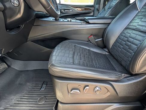 Used 2023 Cadillac Escalade Premium Luxury Platinum AWD/4WD image 19