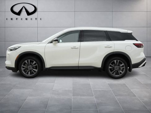 Used 2023 INFINITI QX60 Luxe w/ Cargo Package FWD image 4