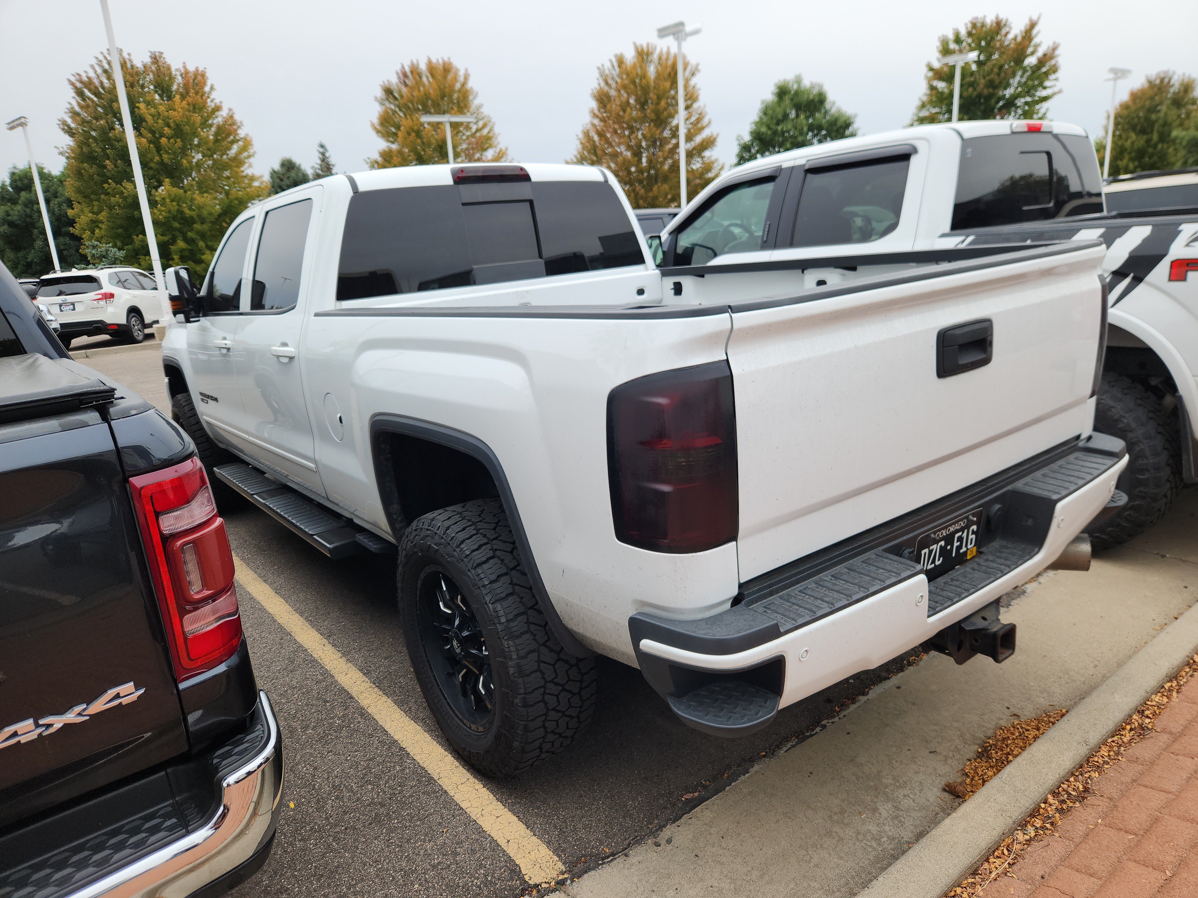 Used 2015 GMC Sierra 2500 Denali w/ Duramax Plus Package AWD/4WD image 6