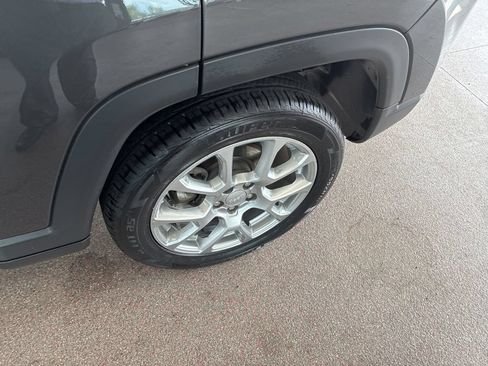 Certified 2024 Jeep Compass Latitude AWD/4WD image 5