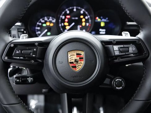 Certified 2026 Porsche Macan AWD/4WD image 14