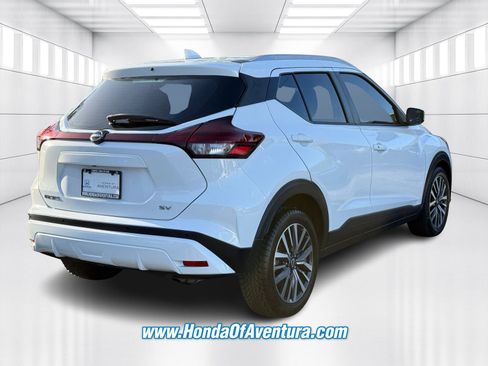 Used 2023 Nissan Kicks SV FWD image 5