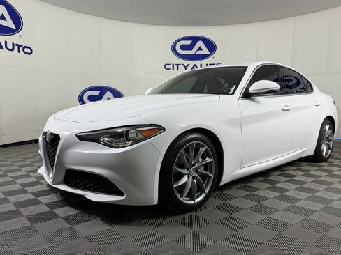 Used 2018 Alfa Romeo Giulia image 27