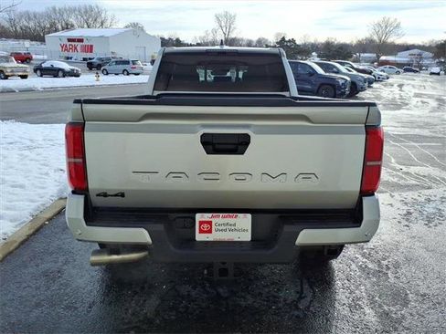 Certified 2025 Toyota Tacoma TRD Off-Road image 21