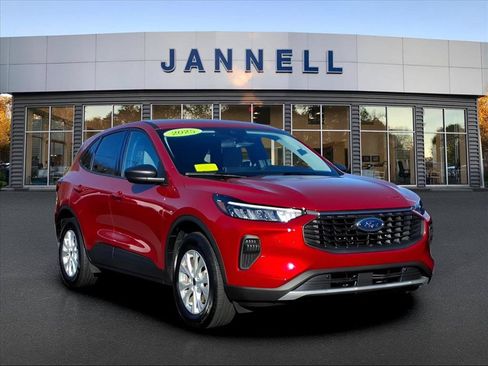 Used 2025 Ford Escape Active w/ Active Premium Tech Pack AWD/4WD image 4