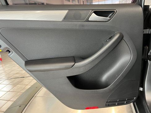 Used 2017 Volkswagen Jetta S FWD image 33