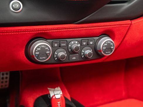 Used 2018 Ferrari 488 Spider RWD image 35