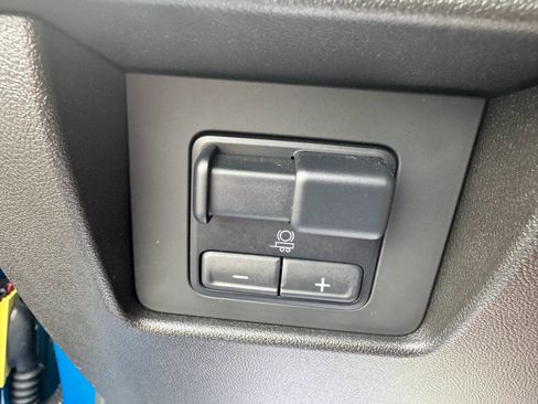 Used 2024 Chevrolet Colorado LT w/ LT Convenience Package image 10