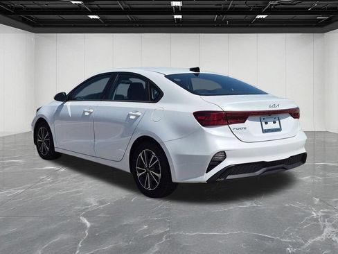 Used 2023 Kia Forte LXS FWD image 3