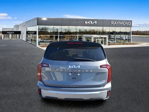Used 2024 Kia Telluride LX AWD/4WD image 4