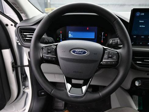 New 2025 Ford Escape SE image 22